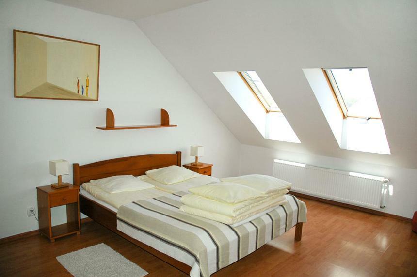 Lawer Apartment Ревал Екстериор снимка