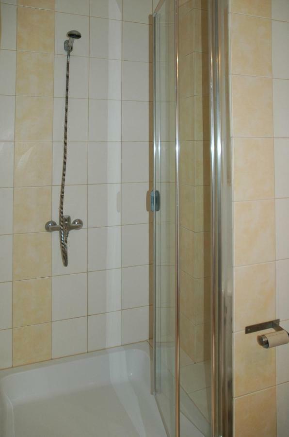 Lawer Apartment Ревал Екстериор снимка